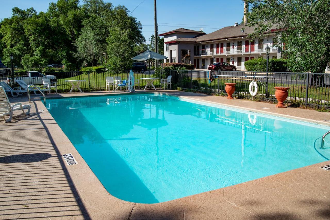 Red Roof Inn Tallahassee East Exterior photo