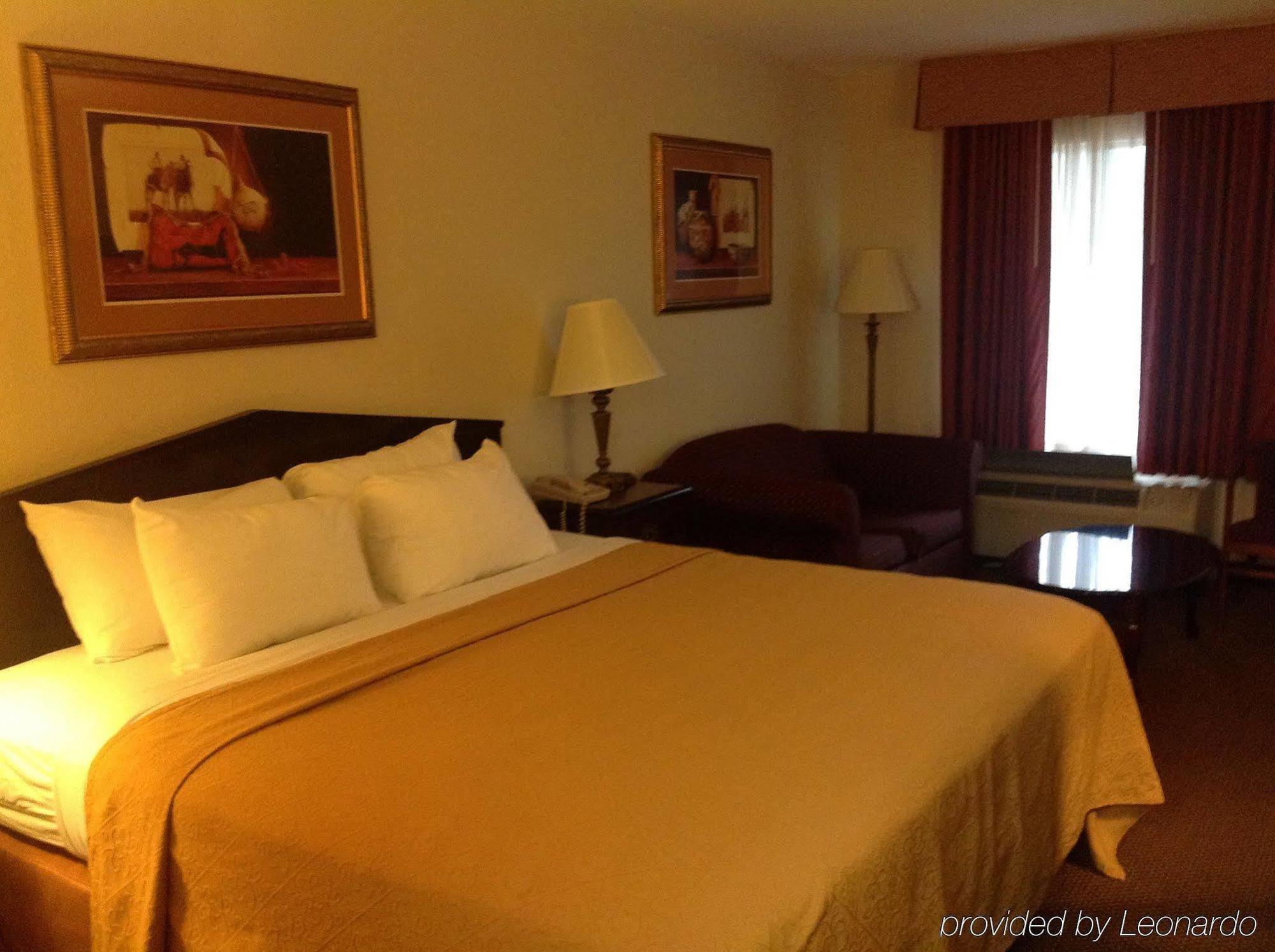 Red Roof Inn Tallahassee East Room photo